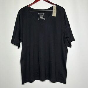 NWT black V-neck T-shirt